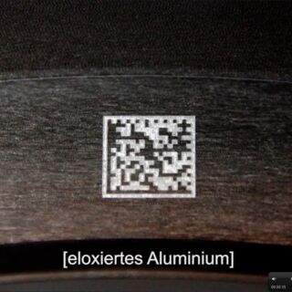 Muster Eloxiertes Aluminium Lasertest Code Beispiel | © PiP Laser Technik & Systeme