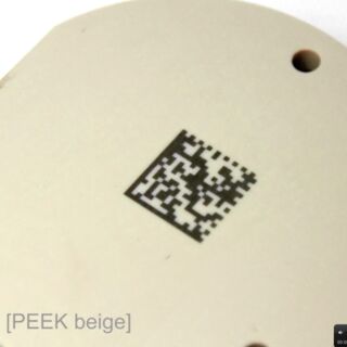 PEEK beige Lasertest Musterbeispiel Kunststoff farbumschlag | © PiP Laser Technik & Systeme