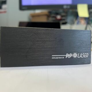 Aluminium schwarz eloxiert laserbeschriftet markiert | © PiP Laser Technik & Systeme